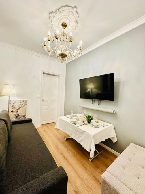 Apartamento Appt Renove Proche Montmartre Gare Du Nord Et Est París Exterior foto